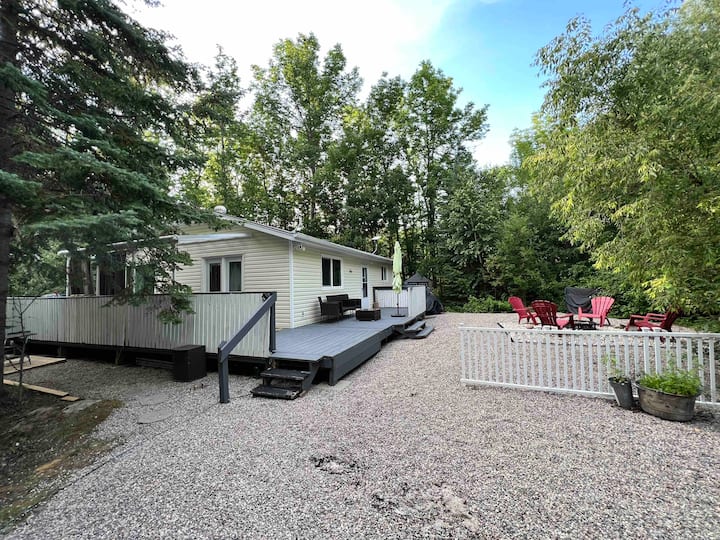 Contemporary & relaxing stay minutes from beaches Cottages for Rent