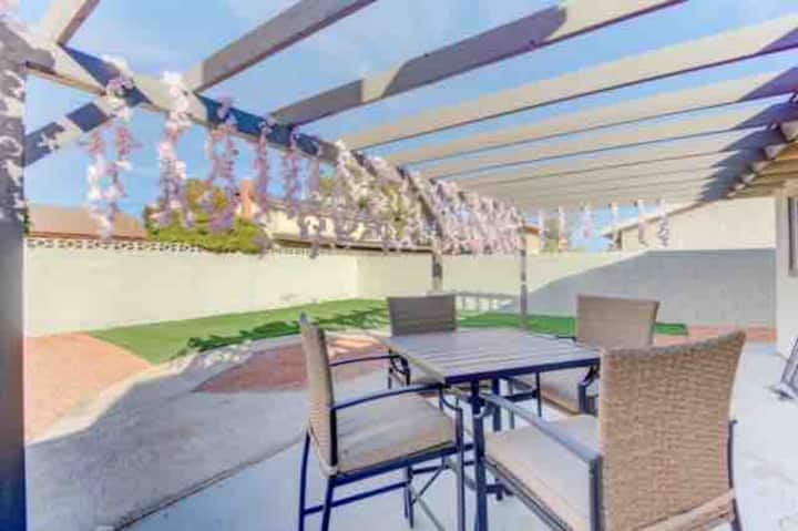 Special Sale! King Bed! Ev Charger! Rain Shower! - Las Vegas