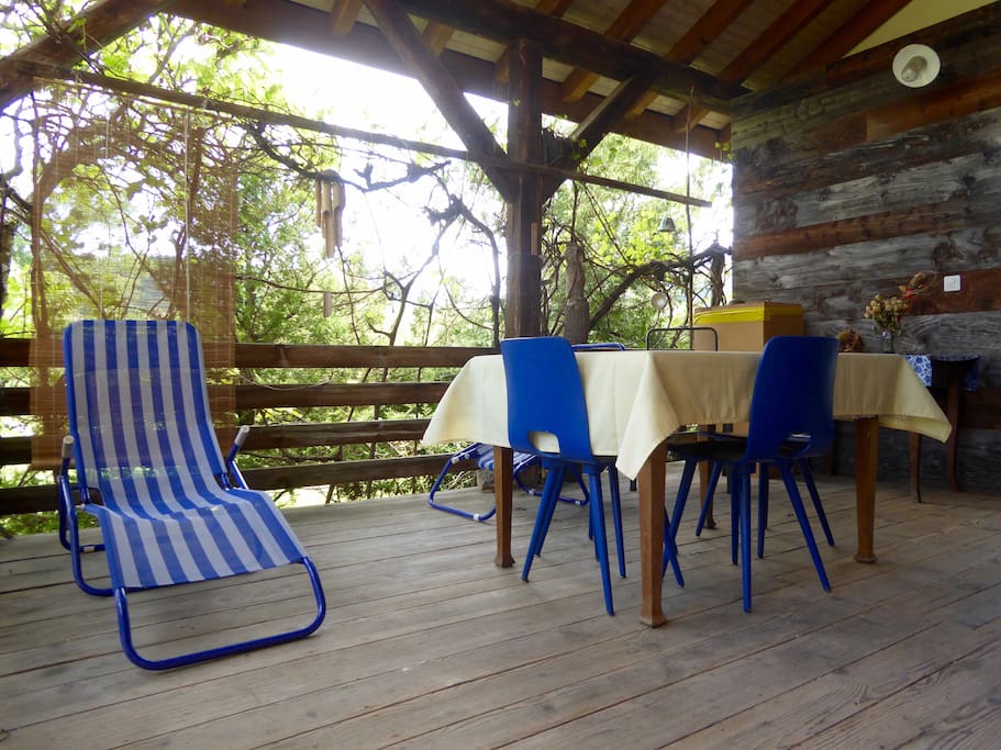 Terrasse pour un agréable petit déjeuné