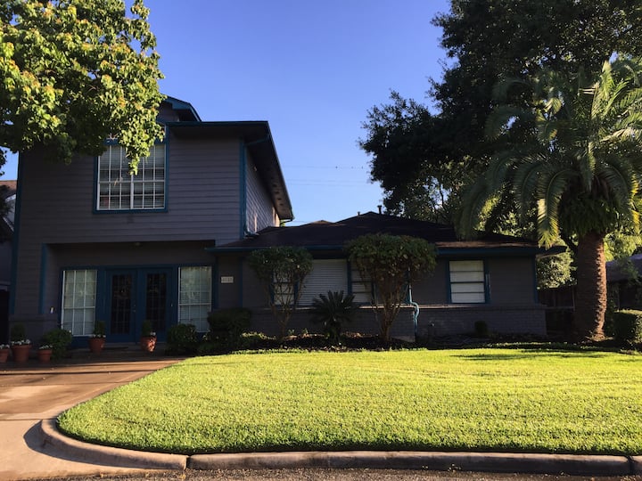 Home in Bellaire · ★4.98 · 1 bedroom · 1 bed · 1.5 shared baths