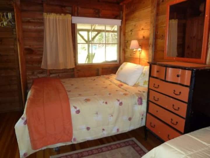 Dormitorio: doble y una individual