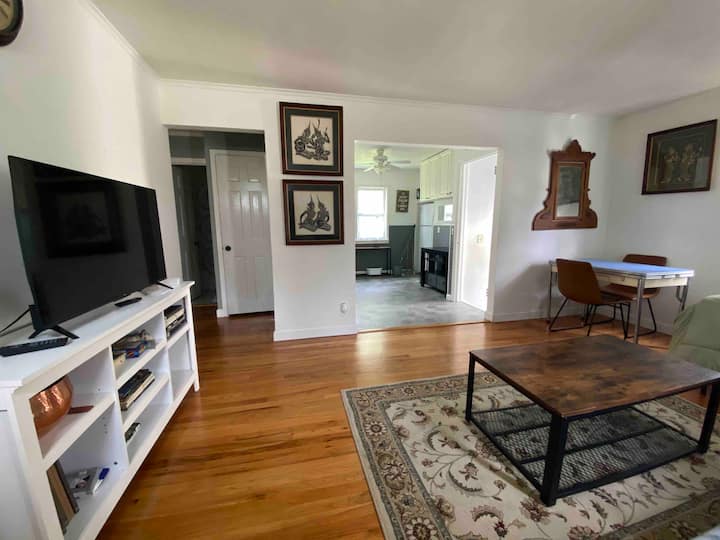 Charming 4 Bed - 1 Bath House In Omaha. 3br - Omaha, NE
