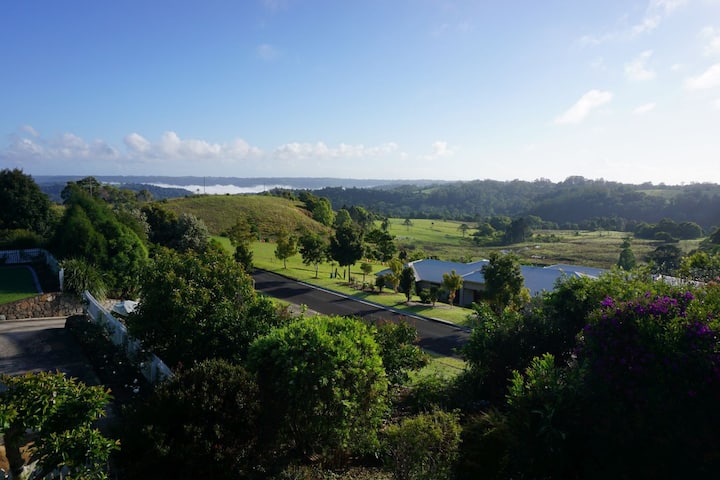 Lorikeet Studio in the Hinterland