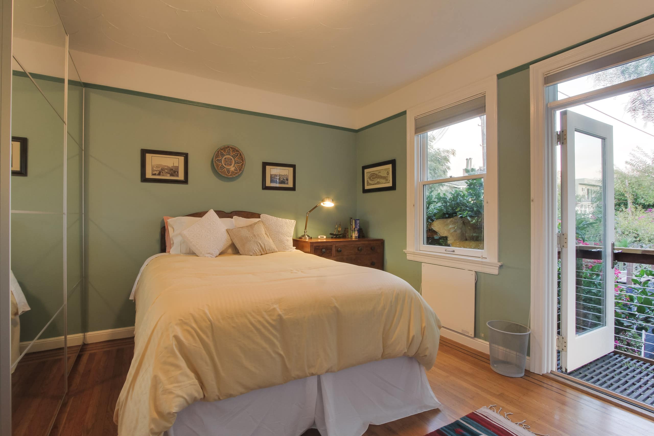 Home in San Francisco · ★4.86 · 3 bedrooms · 5 beds · 1.5 baths - Image 9