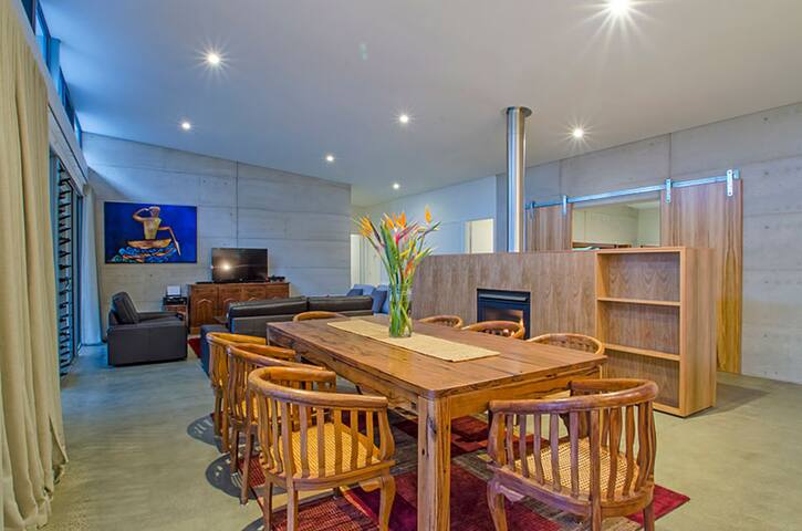 Isabella gallery image 3