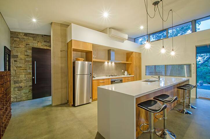 Isabella gallery image 4