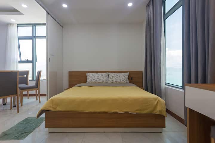 Camera da letto padronale con vista mare e materasso super comodo