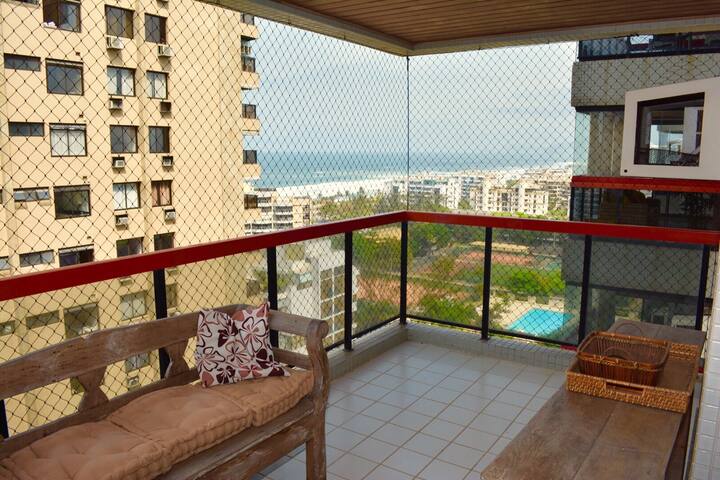 Vista incrível . 100m praia da barra posto 5 . gallery image 2