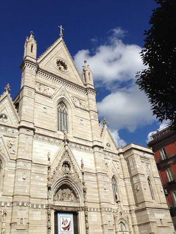 Bella Napoli Art Gallery in the heart of Naples gallery image 3