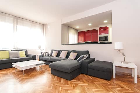 Successful Airbnb property: Apartamento Diagonal - Eixample in Sant Gervasi Galvany
