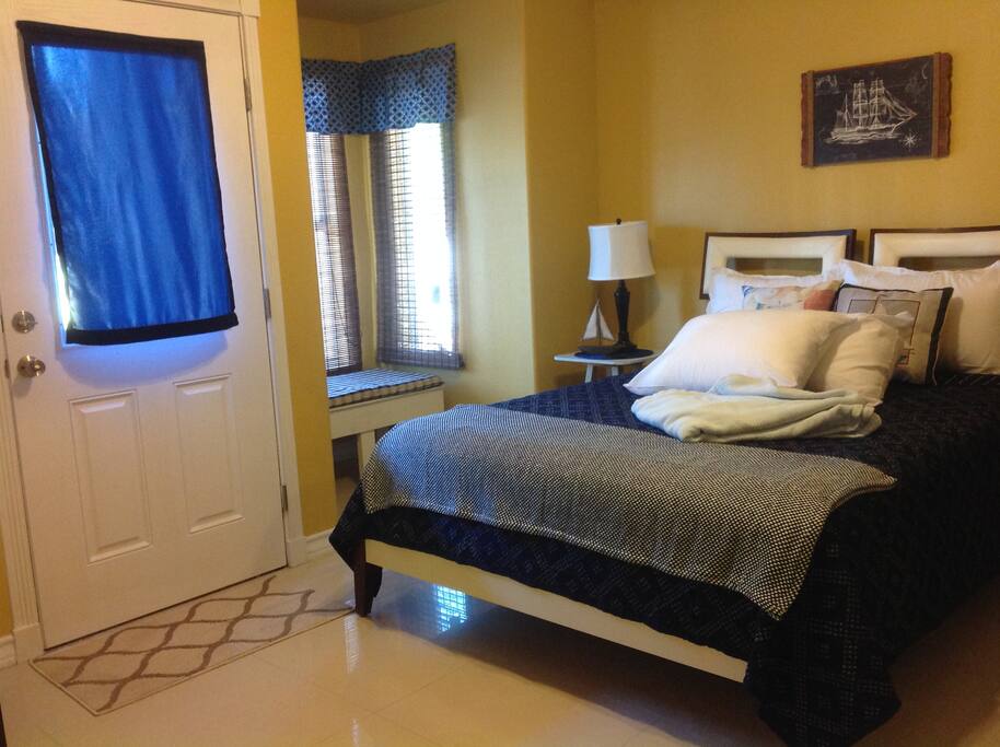 Pool side Bedroom Bottom Unit