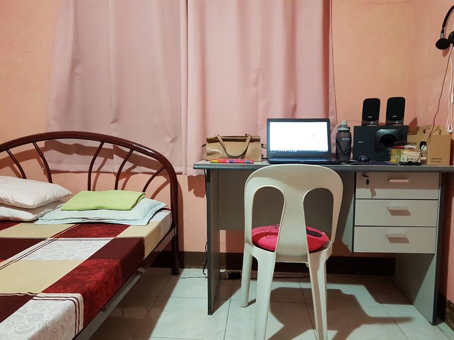 Room with a working table.