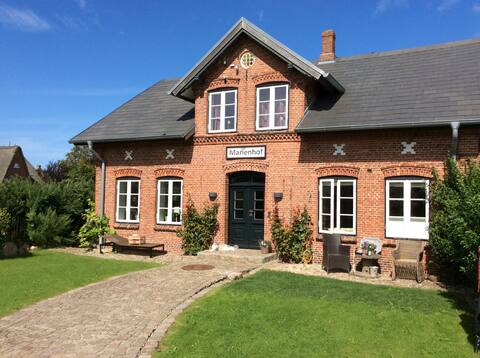 ehemaliger, restaurierter Ponyhof