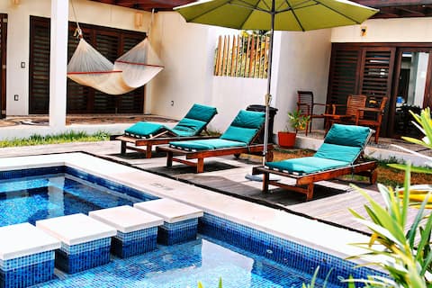 Hermosa Villa Zihuatanejo Nucella, Playa Larga