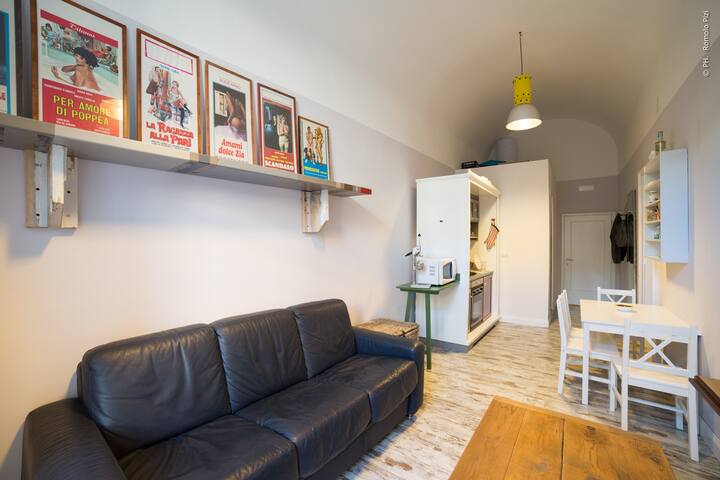 The Bellini House by House In Naples – Room 6 gallery image 5