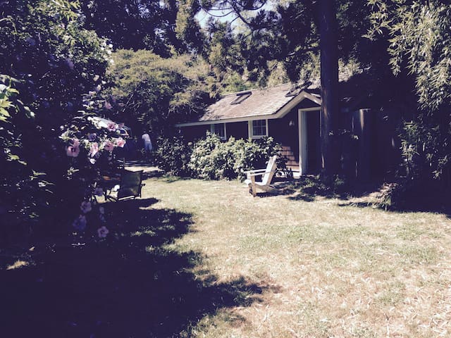 Tranquility cottage in Amagansett Village
