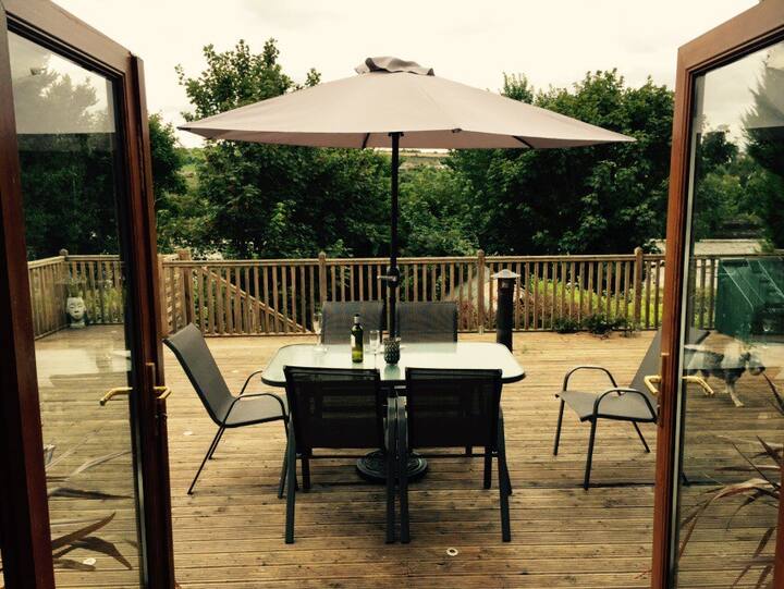 Lge.double bedroom. 1 or 2 guests. Shared bathroom Houses for Rent in