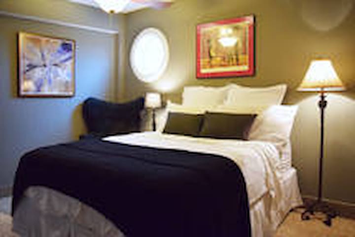 Clean, comfortable, & classy flat