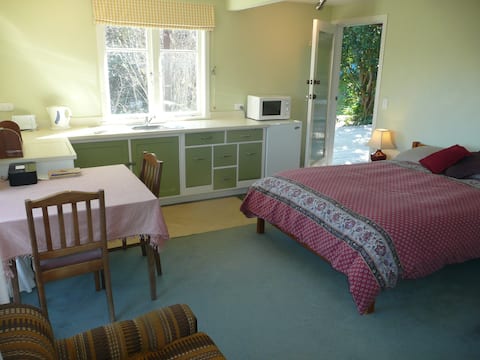 Top performing Airbnb: Central Studio with Own Access in Waikato District South West