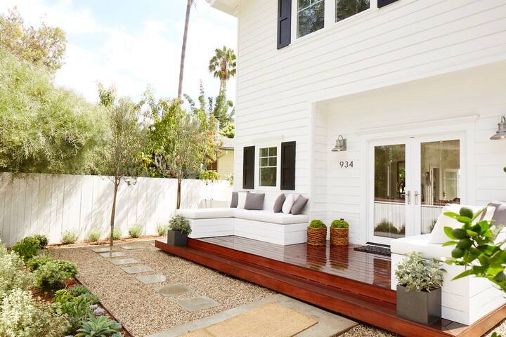 Venice Walk Street Modern 2BR House gallery image 2