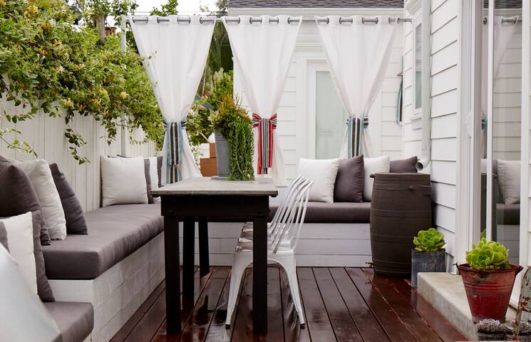 Venice Walk Street Modern 2BR House gallery image 5