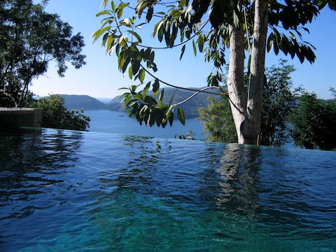 Zihuatanejo Bay View Home and Pool