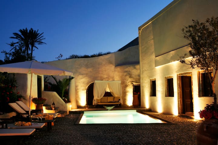 Exclusive Santorini Hideaway-Car Rental included *