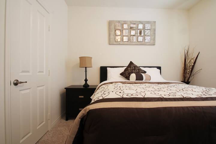 apt. w/ pvt. ent. attached to house