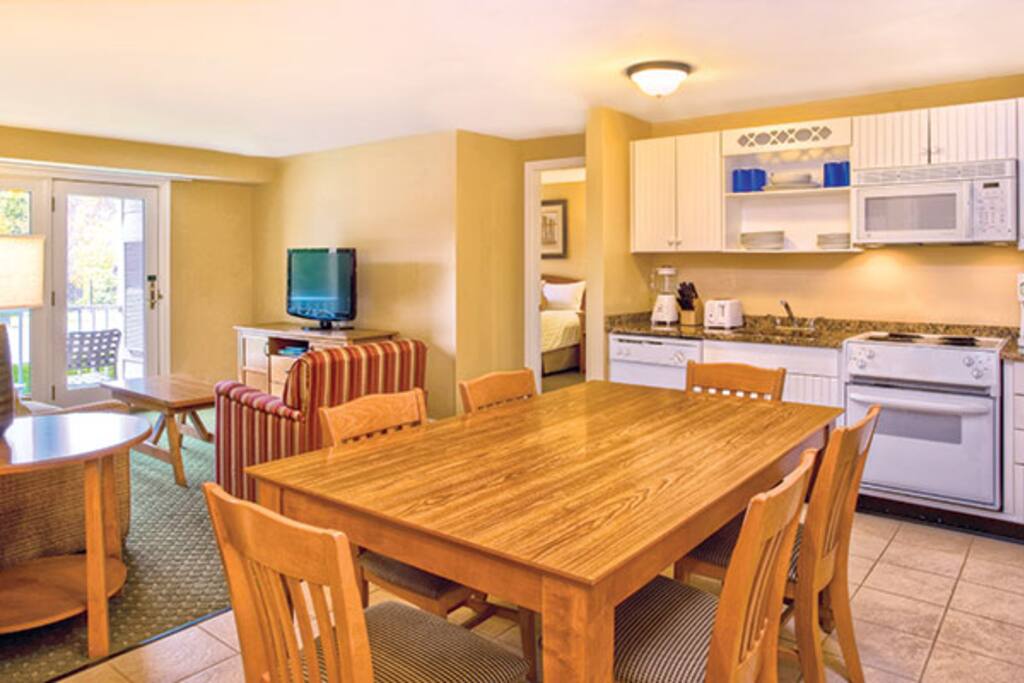 Kitchen / Dining / Living Room Area