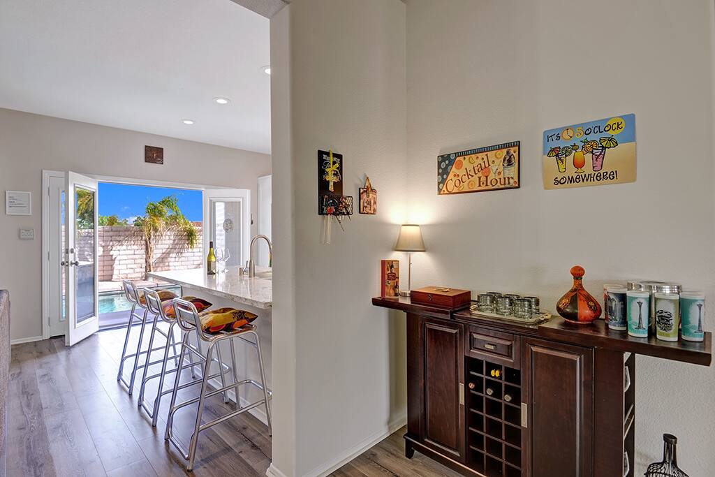 Bar to Kitchen