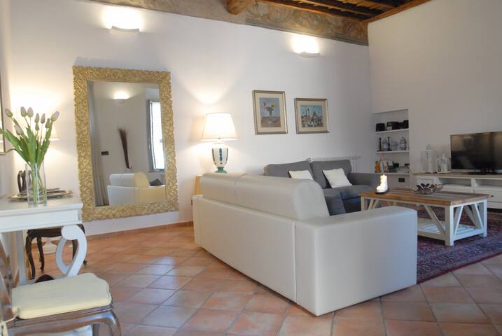 Charme e comfort in Roma’s heart gallery image 2