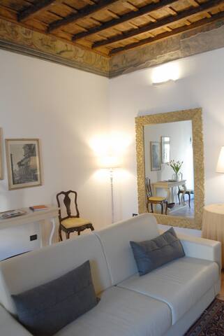Charme e comfort in Roma’s heart gallery image 4