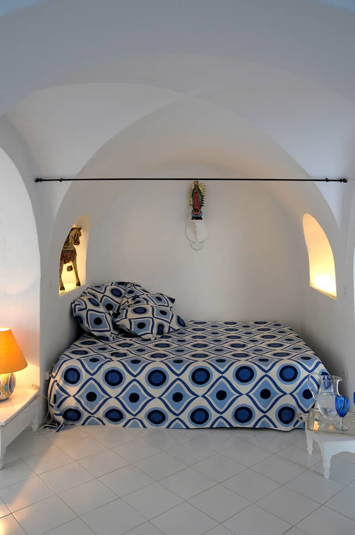 Cama main