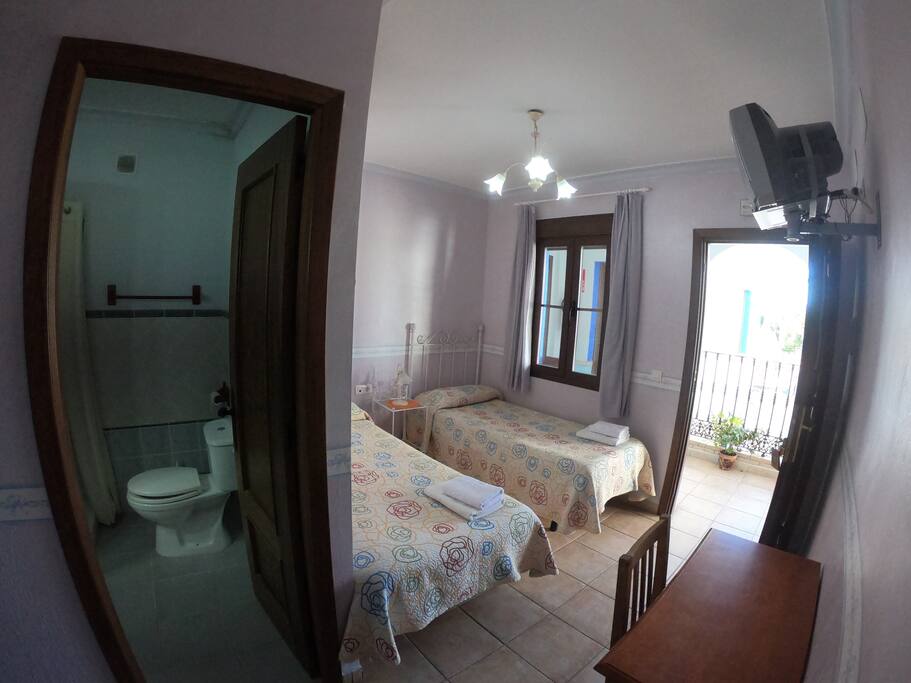 Vista completa de la habitación