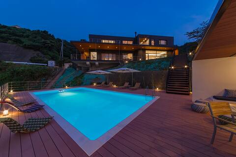 A space away from everyday life with ocean views less than an hour from Tokyo