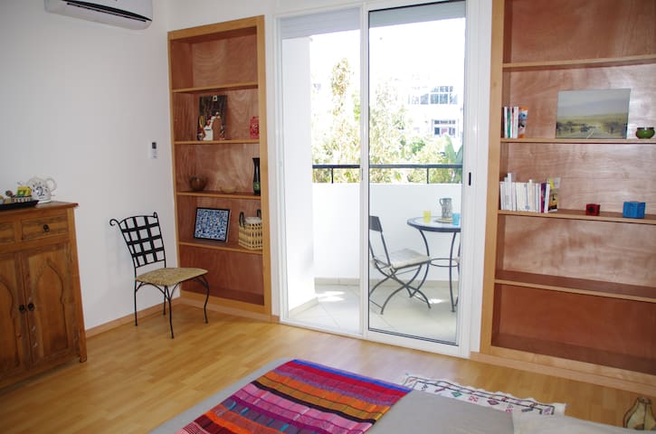 Chambre avec terrasse, douche et WC