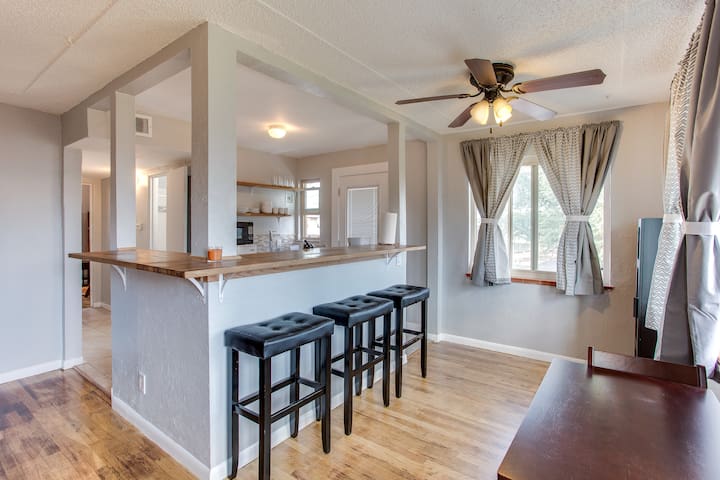 Close to Light Rail - 20 min to Red Rocks