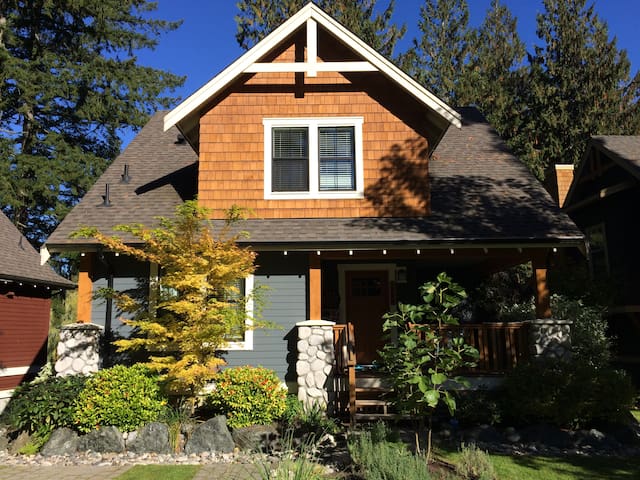 Airbnb 1777 Columbia Valley Rd Vacation Rentals Places To