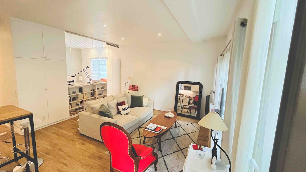 Beautiful loft in a garden - Lofts for Rent in Paris, Île-de-France ...