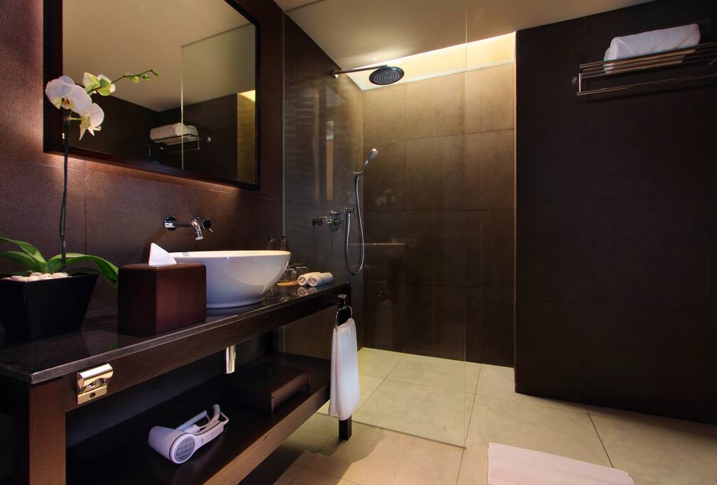 Fontana Bathroom