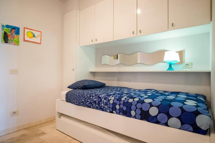 საძილე ზონა, მე-2 საწოლი გაშლილი 
