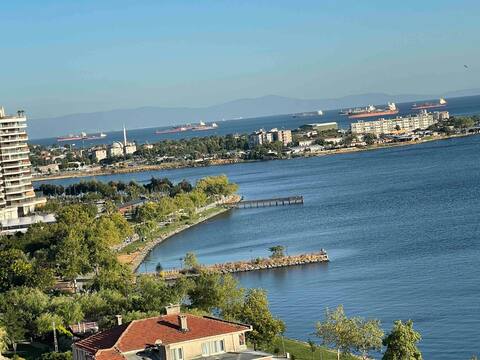 Lake & sea view 3 bedrooms apartment