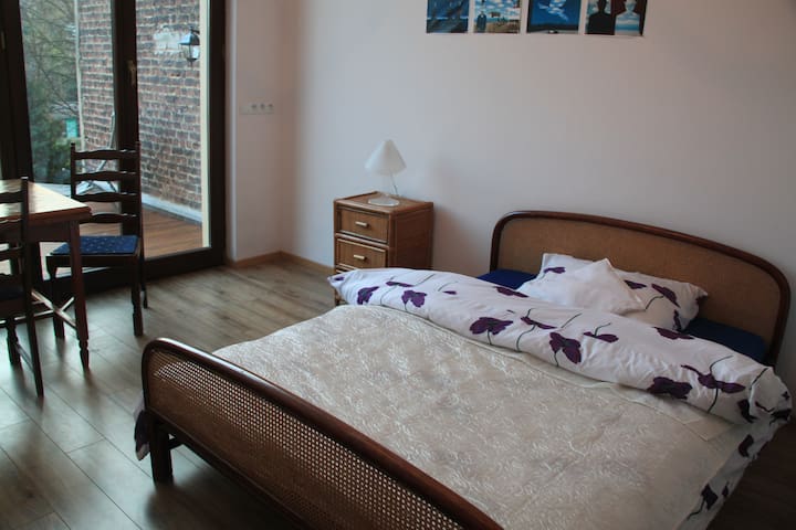 Across the Royal Palace (Room 1)!