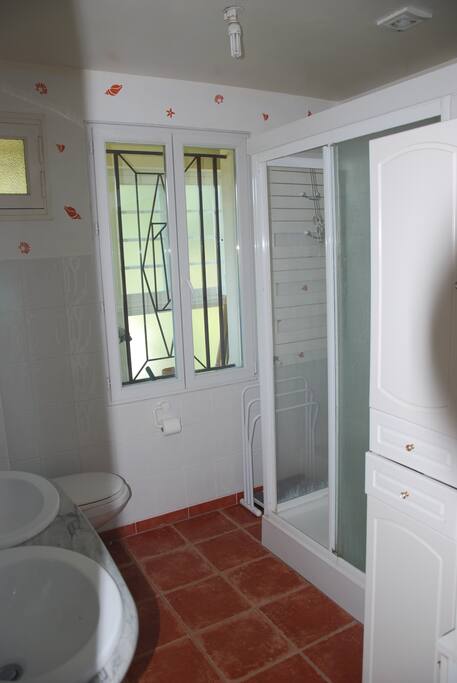 Salle d'eau commune