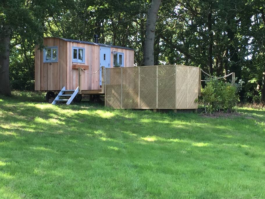 Relaxing, Romantic shepherds hut Huts for Rent in Sway, Hampshire