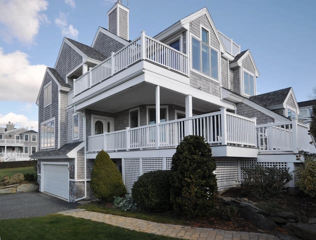 Luxurious Private Beach House