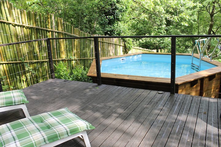 Tranquil studio overlooking river!