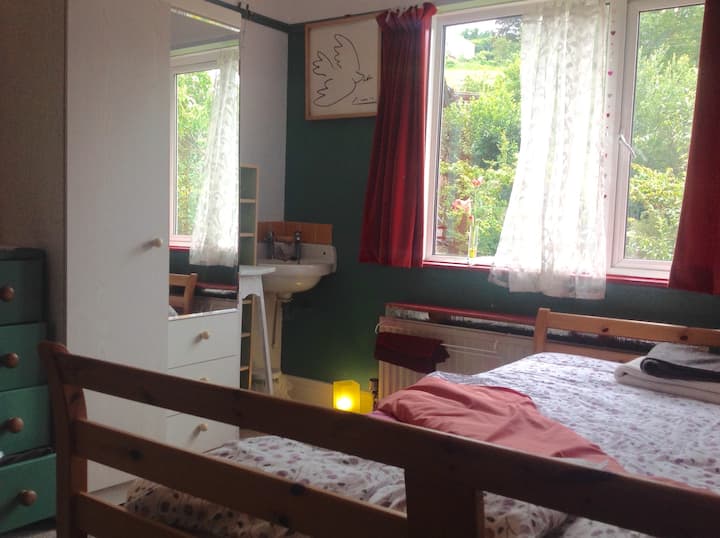 Eco friendly, vegetarian, v near town