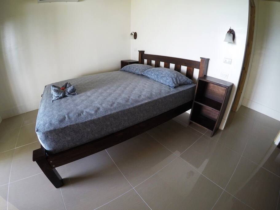 The queen Bed