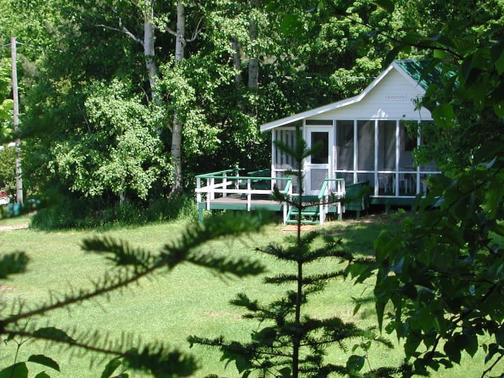 Grandview Cottage at Birch Cliff Lodge Cabins for Rent in Bancroft